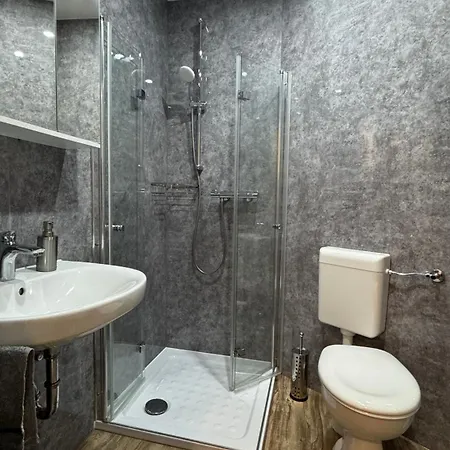 Apartment Ferienwohnung-monteurwohnung Anton Bis Zu 4 Personen In Kleve, Zentrale Lage Kleve (Dusseldorf)