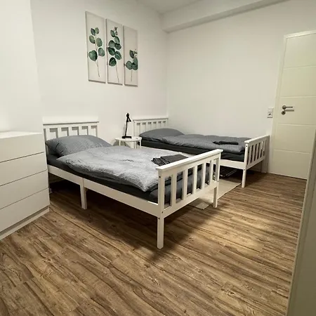 Ferienwohnung-monteurwohnung Anton Bis Zu 4 Personen In Kleve, Zentrale Lage Apartment *